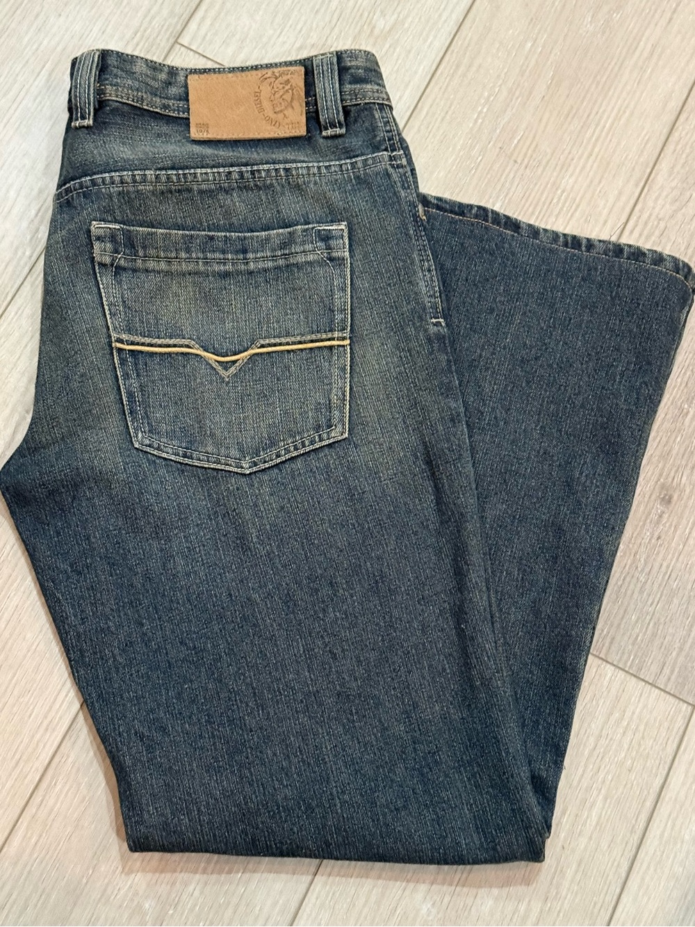 Diesel Men’s SIZE 33 Inseam 29